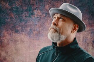 Dandruff or Dry Scalp: What’s the Real Difference?