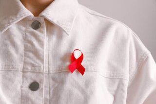 Recognizing HIV and AIDS Symptoms in Men and Potential Urine Indicators