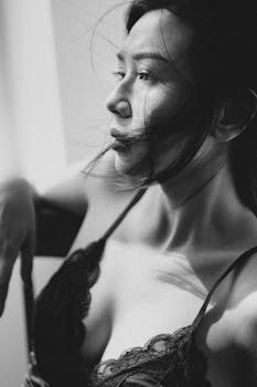 Transform Your Tresses: The Ultimate Guide to Using Castor Oil for Hair Care