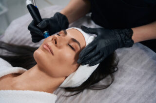 Holiday-Ready Hydrafacial Glow